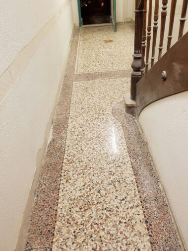 Sanieren, auffrischen, polieren, Mosaik- Belag 00